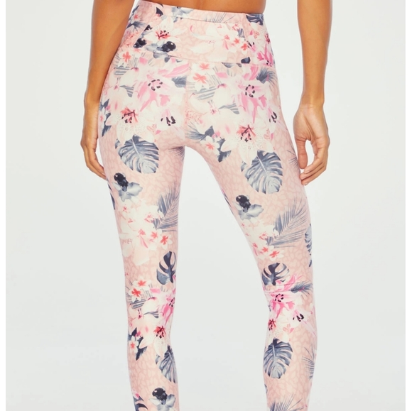 Marika Paradiso Set of Leggings and Sports Bra Large NWT - Picture 7 of 16